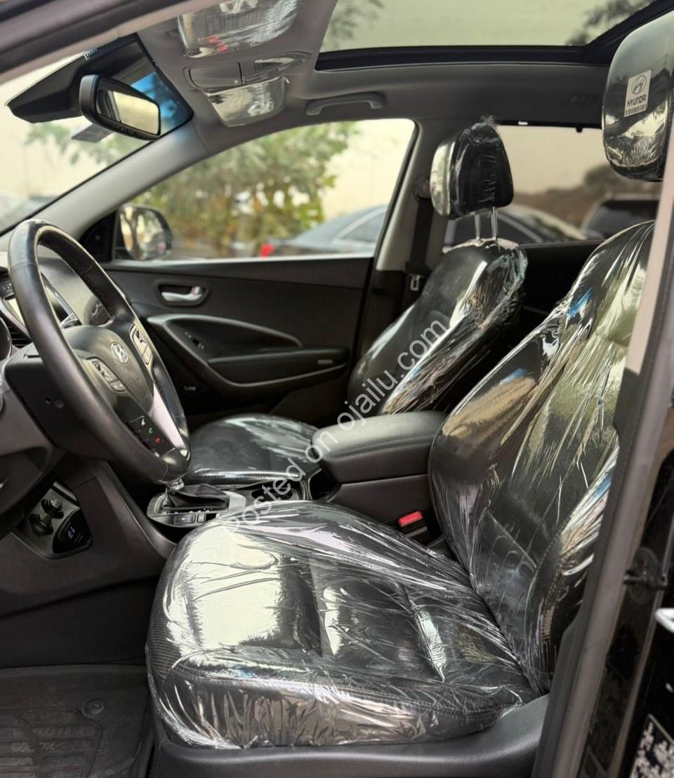 Luxury 2016 Santa Fe XL: Panoramic Roof & 360 Cam