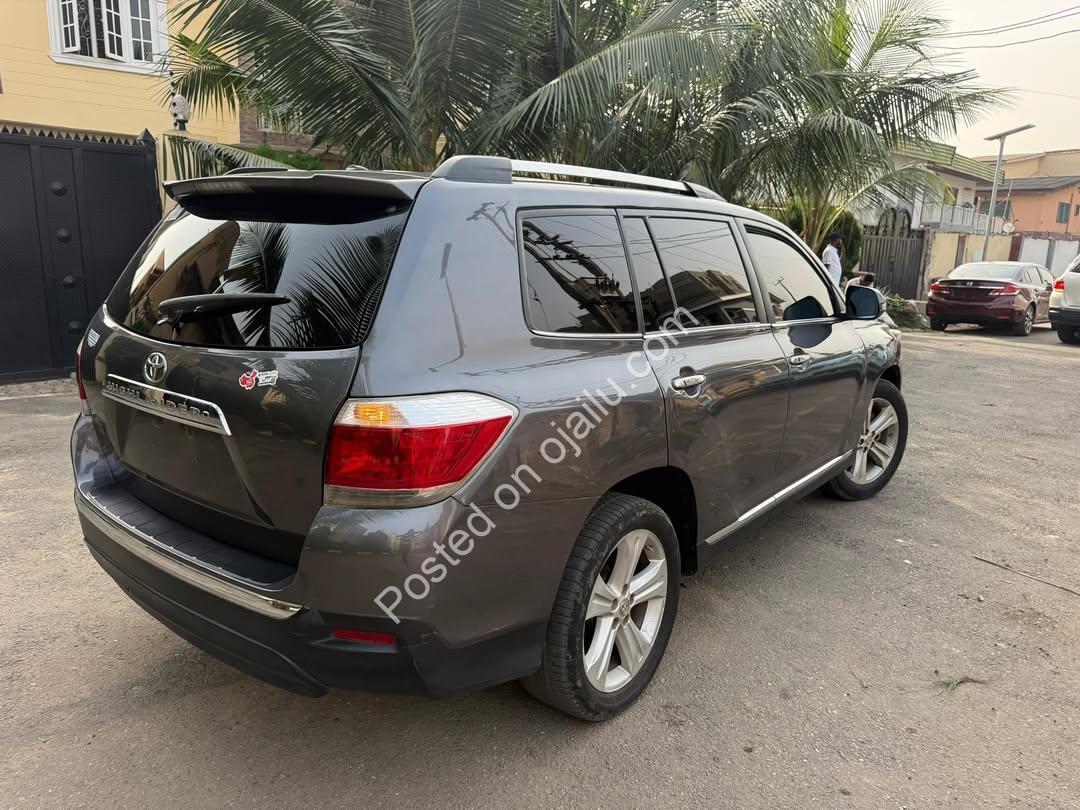2013 US Highlander: Luxury SUV, 16M Naira Deal