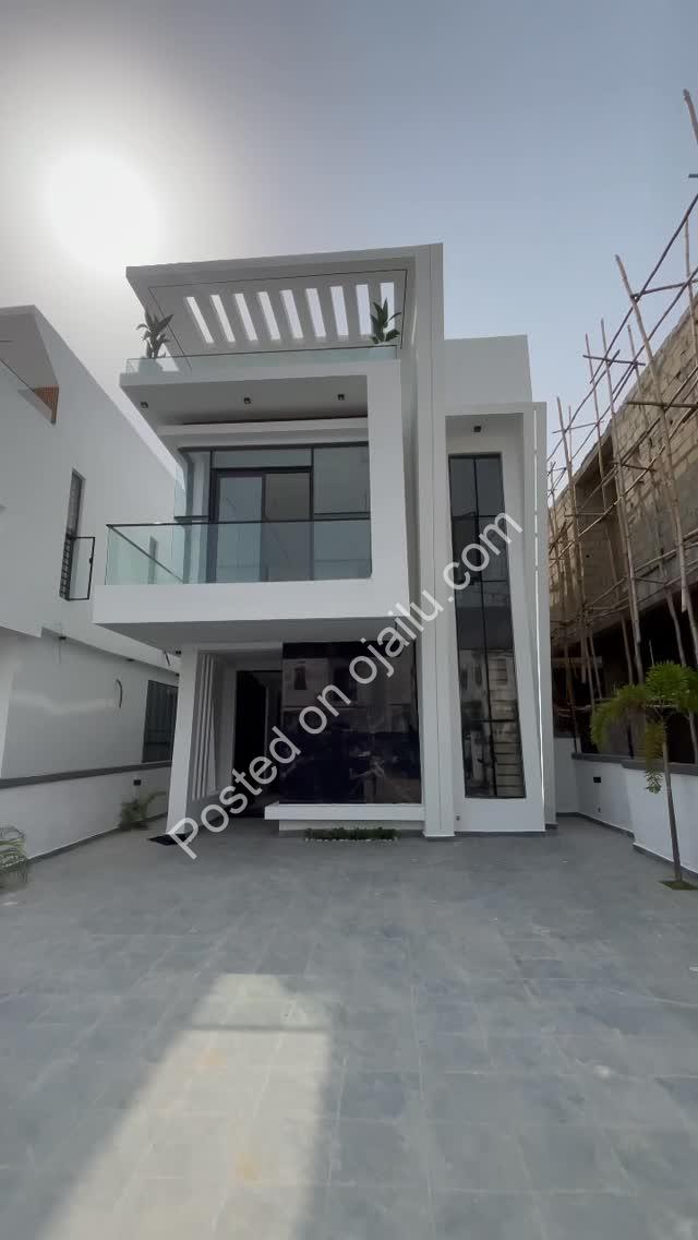 Opulent 5-Bed Haven with Pool & Gym in Lekki