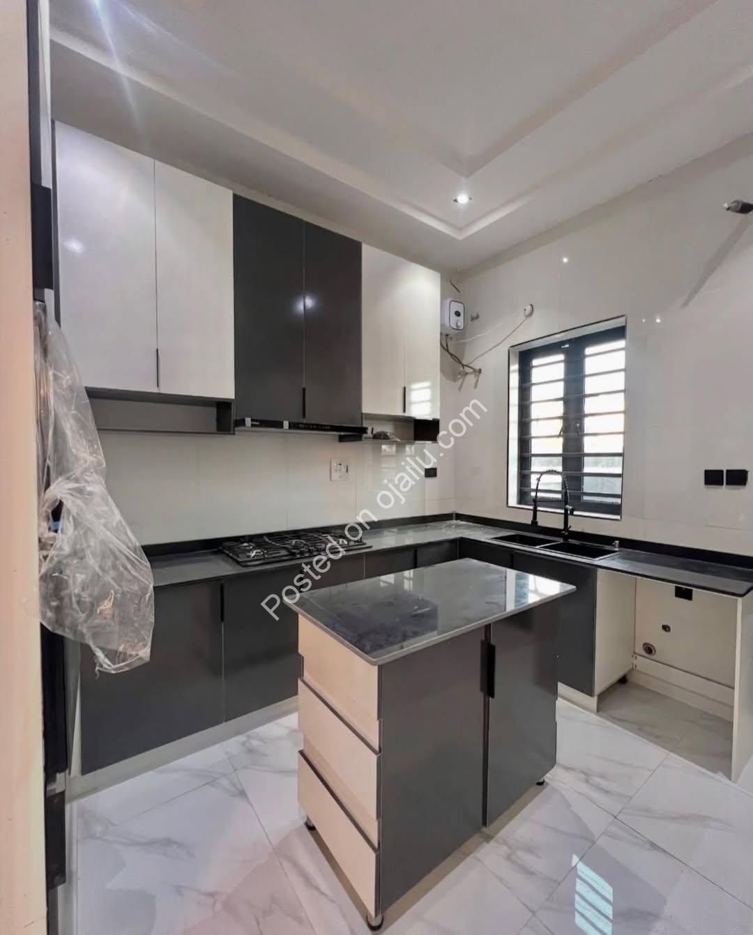 Spacious 4-Bed Duplex in Prime Ikota, Lekki