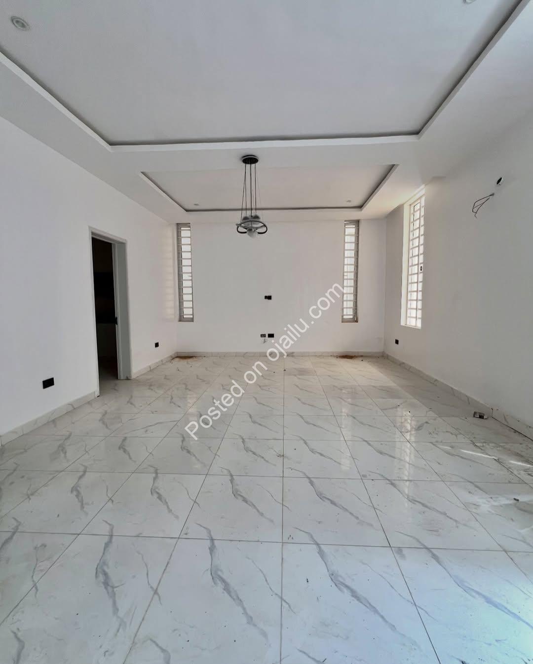 Spacious 4-Bedroom Duplex with Modern Luxury in Lekki