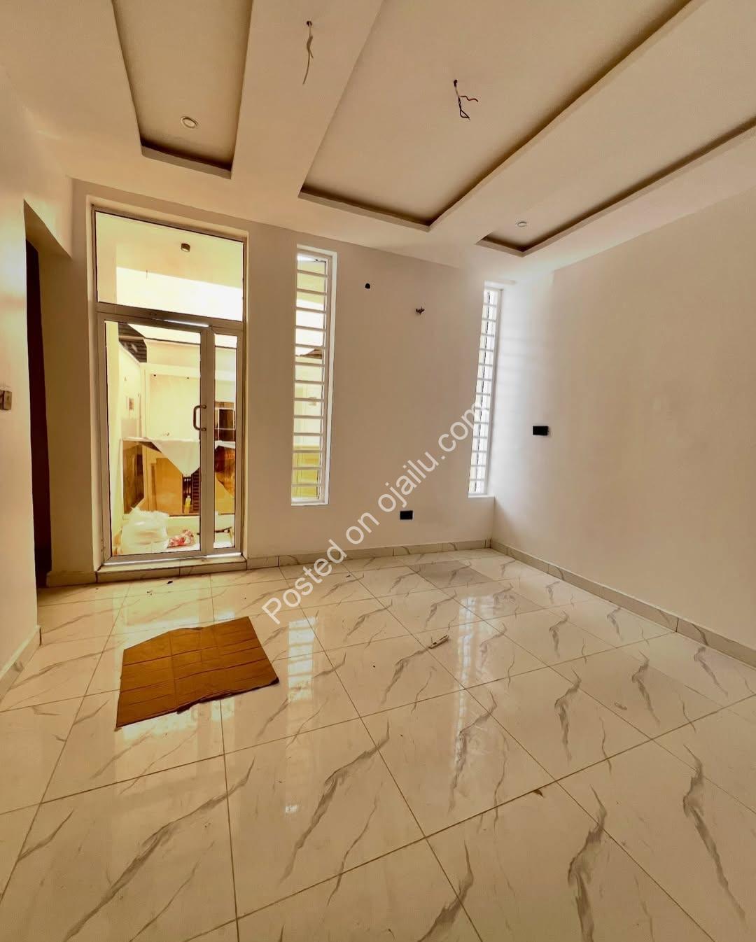 Spacious 4-Bedroom Duplex with Modern Luxury in Lekki