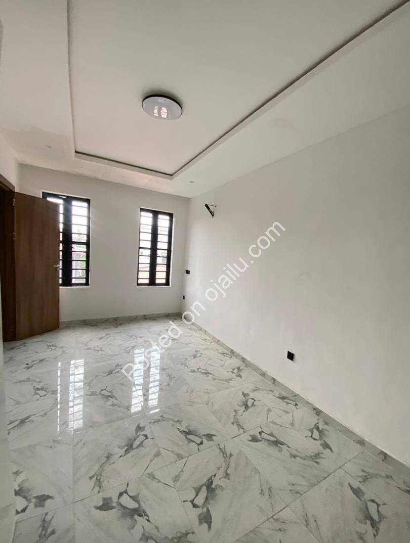 Lekki’s Finest: 4-Bedroom Duplex with BQ & Governors Consent