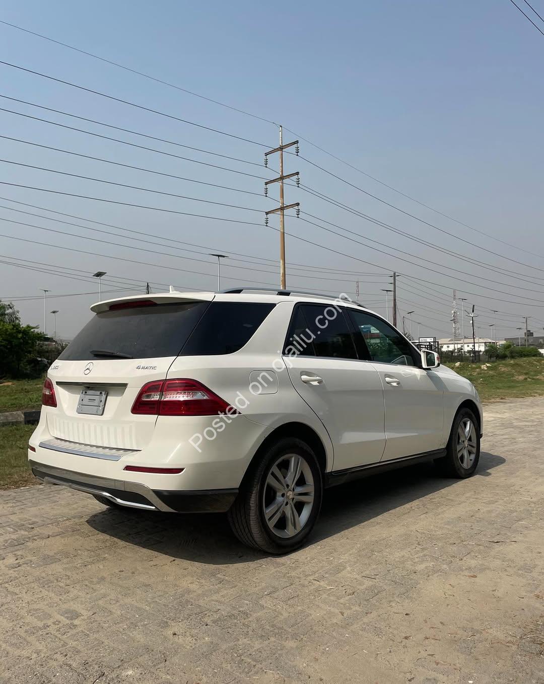 Luxury 4matic SUV: Sunroof & Camera, 23.5M