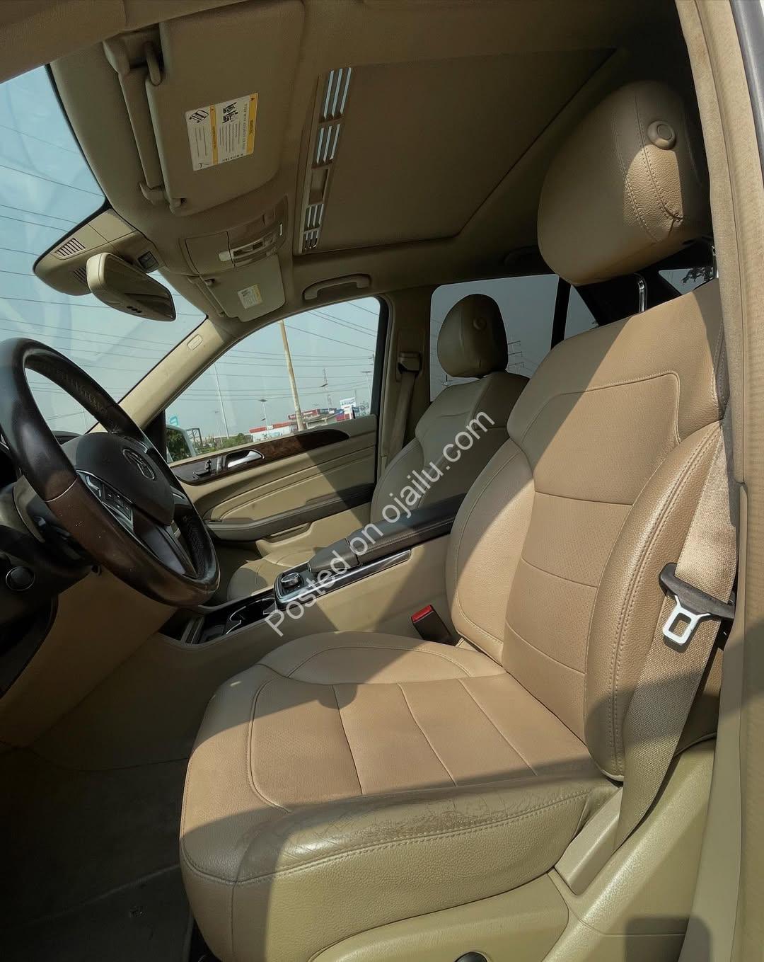Luxury 4matic SUV: Sunroof & Camera, 23.5M