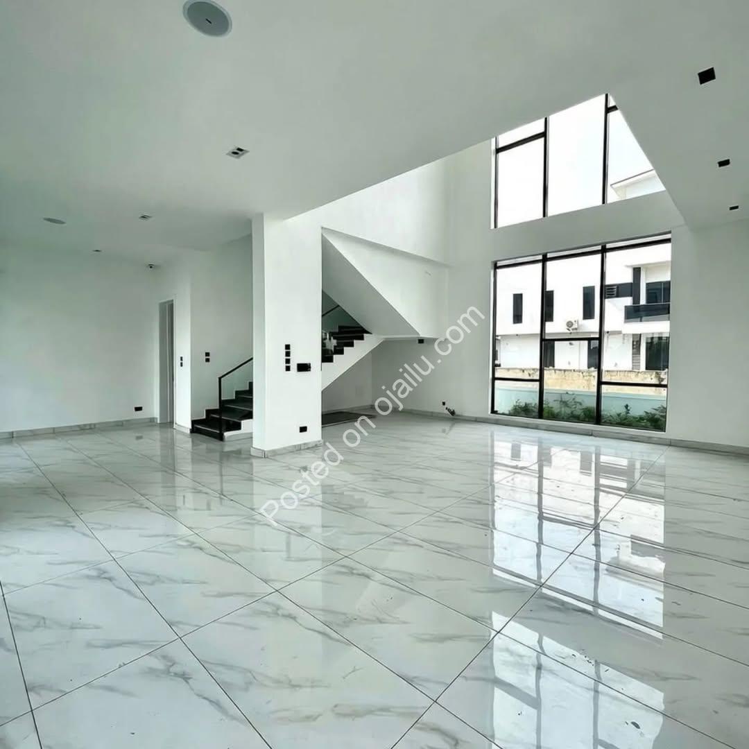 Elegant 5-Bedroom Oasis with Pool in Lekki