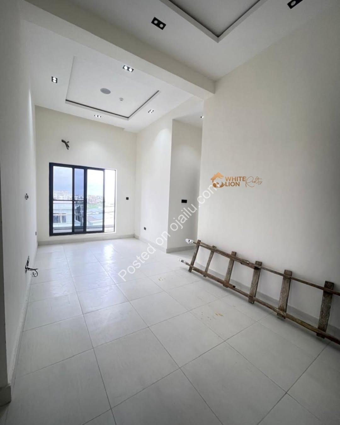 Lekki Phase 1 Gem: 3-Bed with Gym & Prime Investment