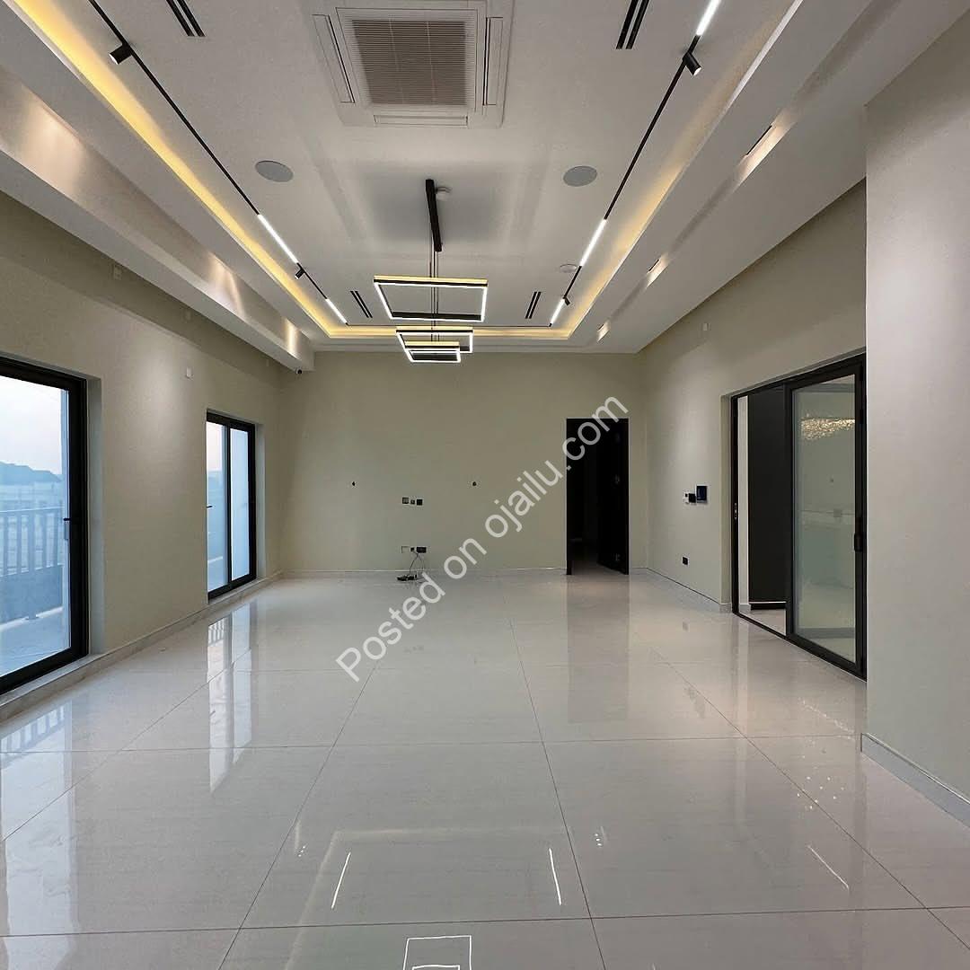 Smart 4-Bed Maisonette: Full Automation & Cinema in Wuye