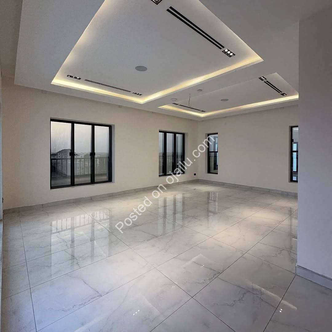 Smart 4-Bed Maisonette: Full Automation & Cinema in Wuye