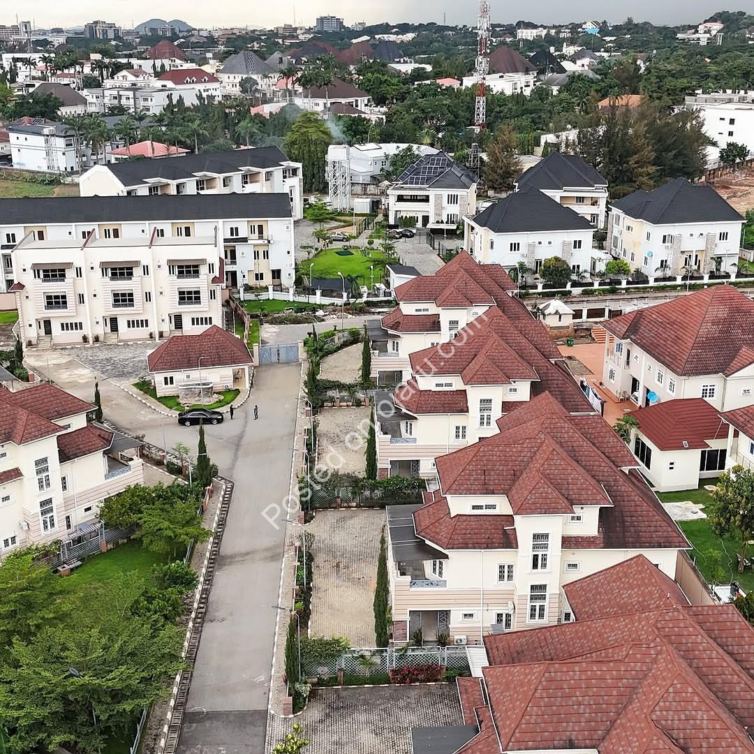 Exclusive Maitama Villa: 5-Bedroom Haven with Penthouse & Serenity