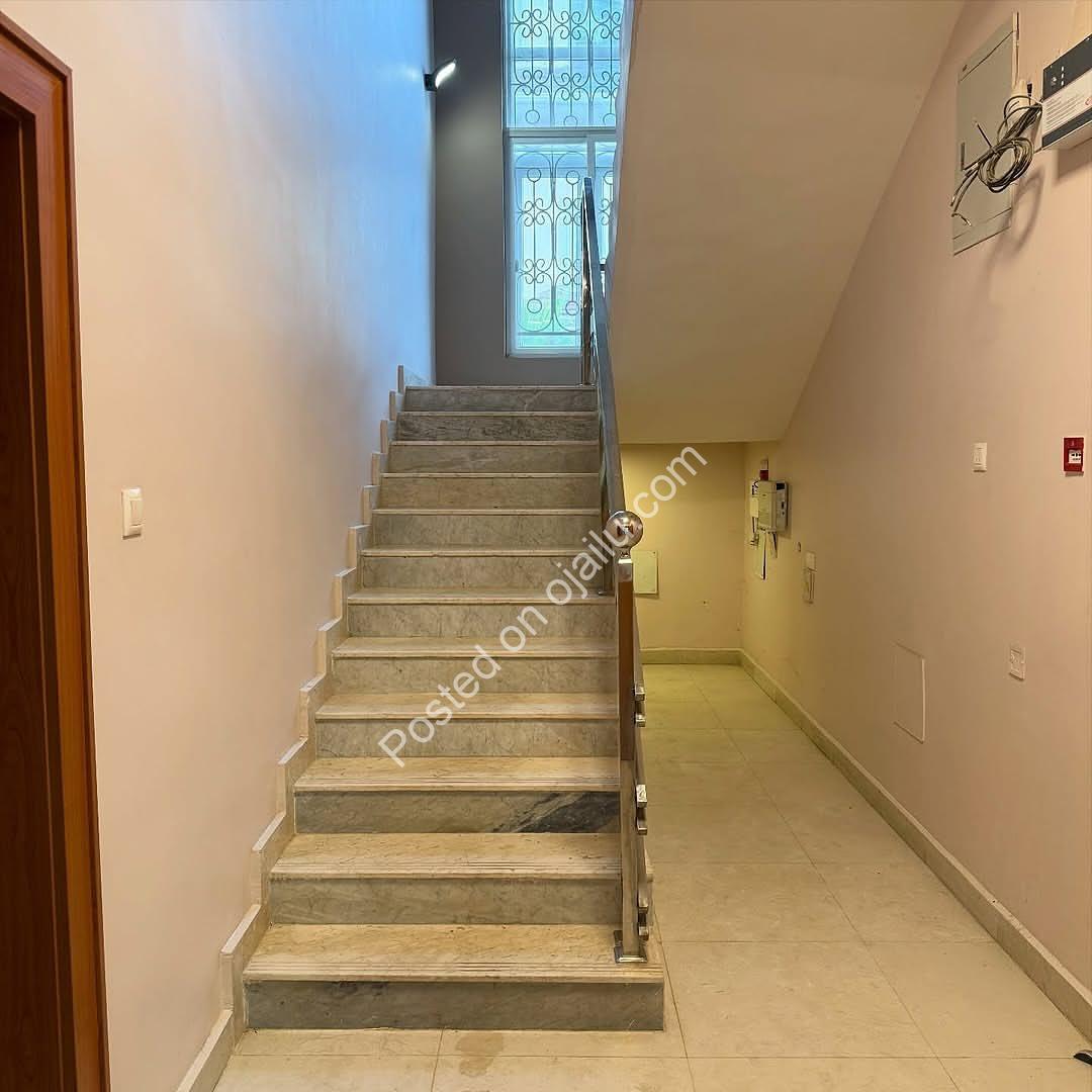 Exclusive Maitama Villa: 5-Bedroom Haven with Penthouse & Serenity