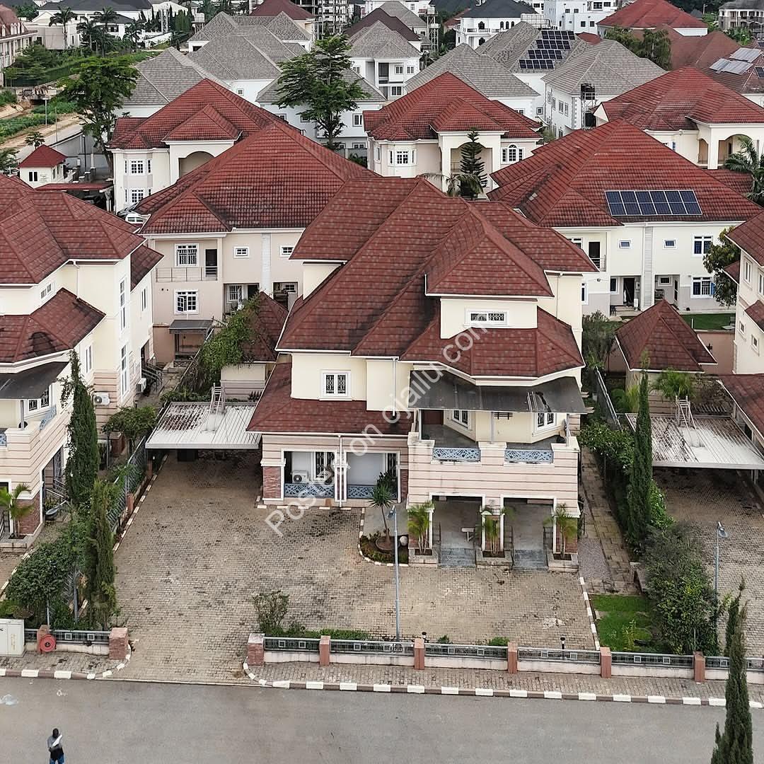 Exclusive Maitama Villa: 5-Bedroom Haven with Penthouse & Serenity
