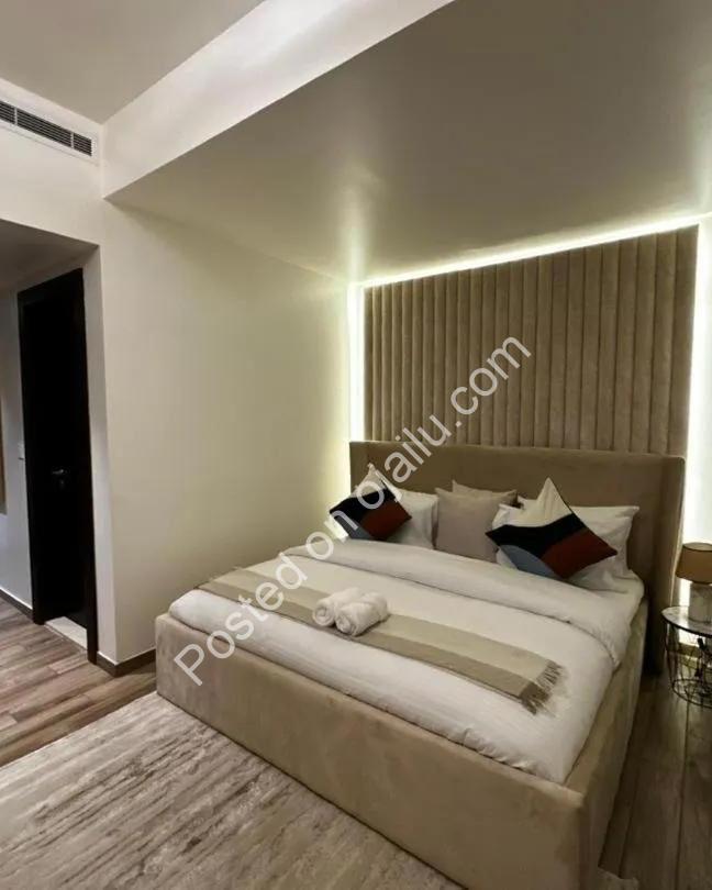 8th-Floor Eko Pearl Gem: Sea & Marina Views Await