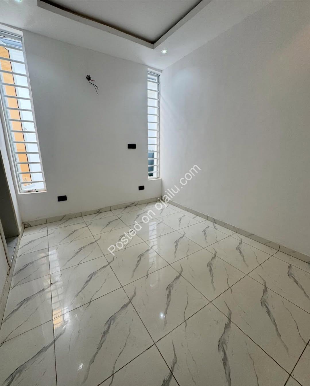 Spacious 4-Bedroom Ensuite Haven in Ikota Lekki