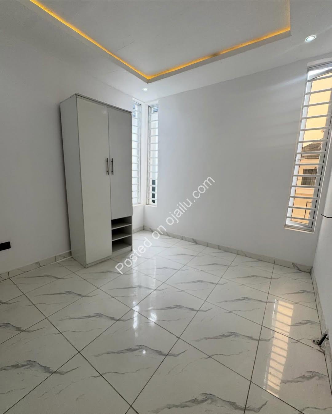 Spacious 4-Bedroom Ensuite Haven in Ikota Lekki