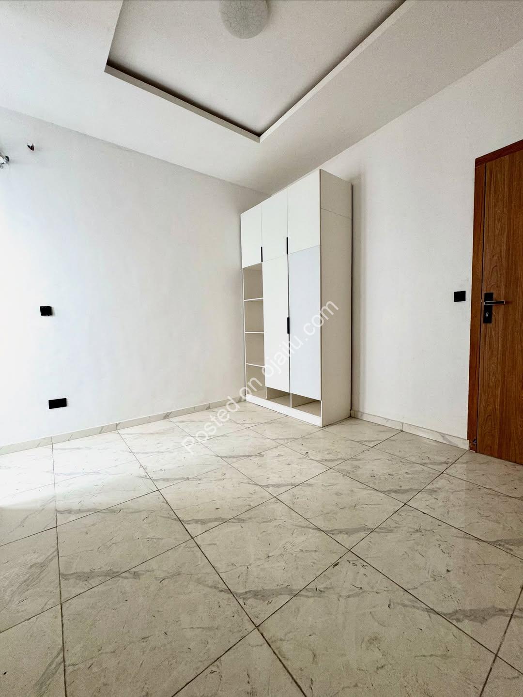 Lekki’s Finest: 4-Bed Terrace Duplex with En-Suite Luxury