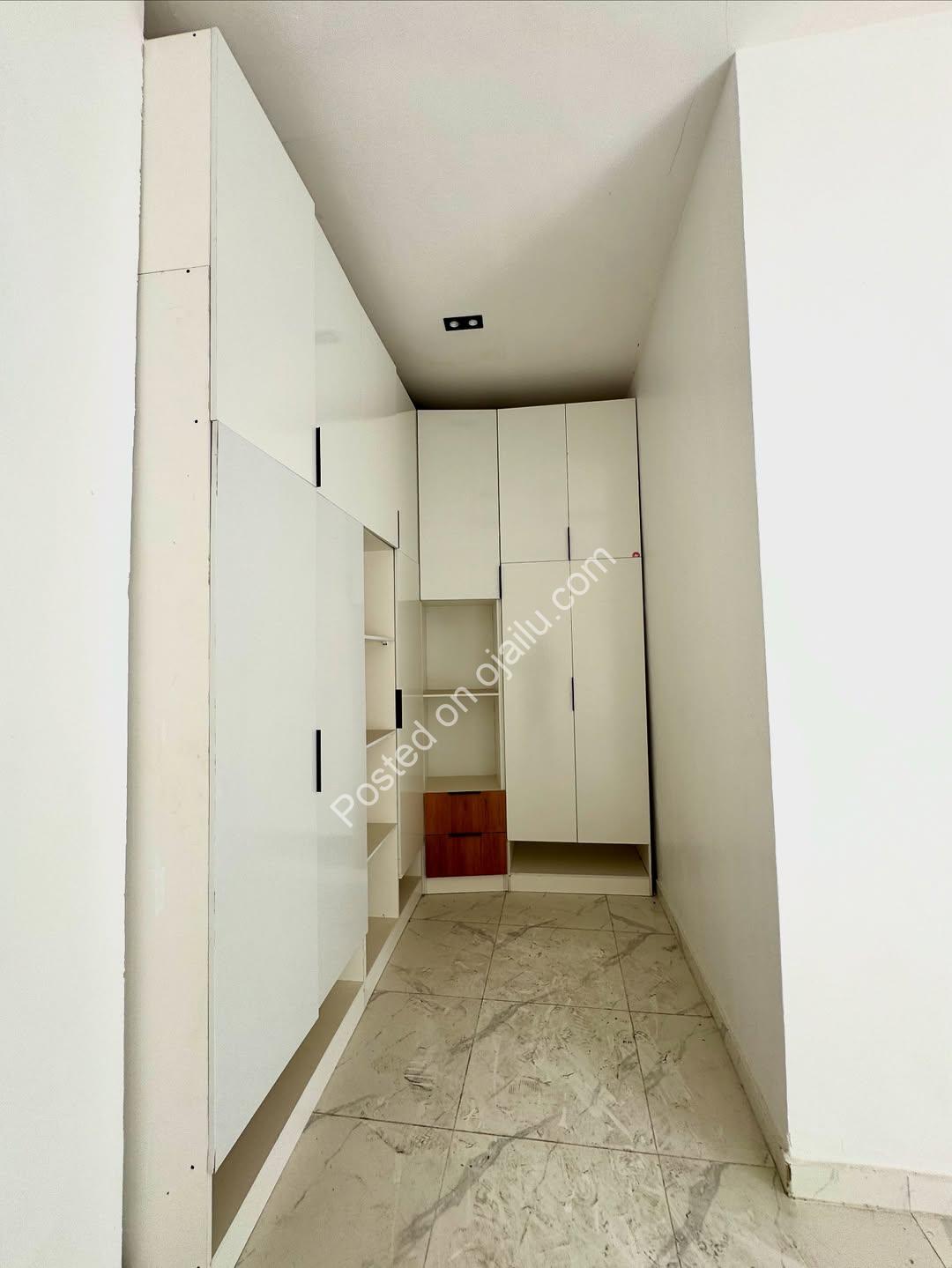 Lekki’s Finest: 4-Bed Terrace Duplex with En-Suite Luxury