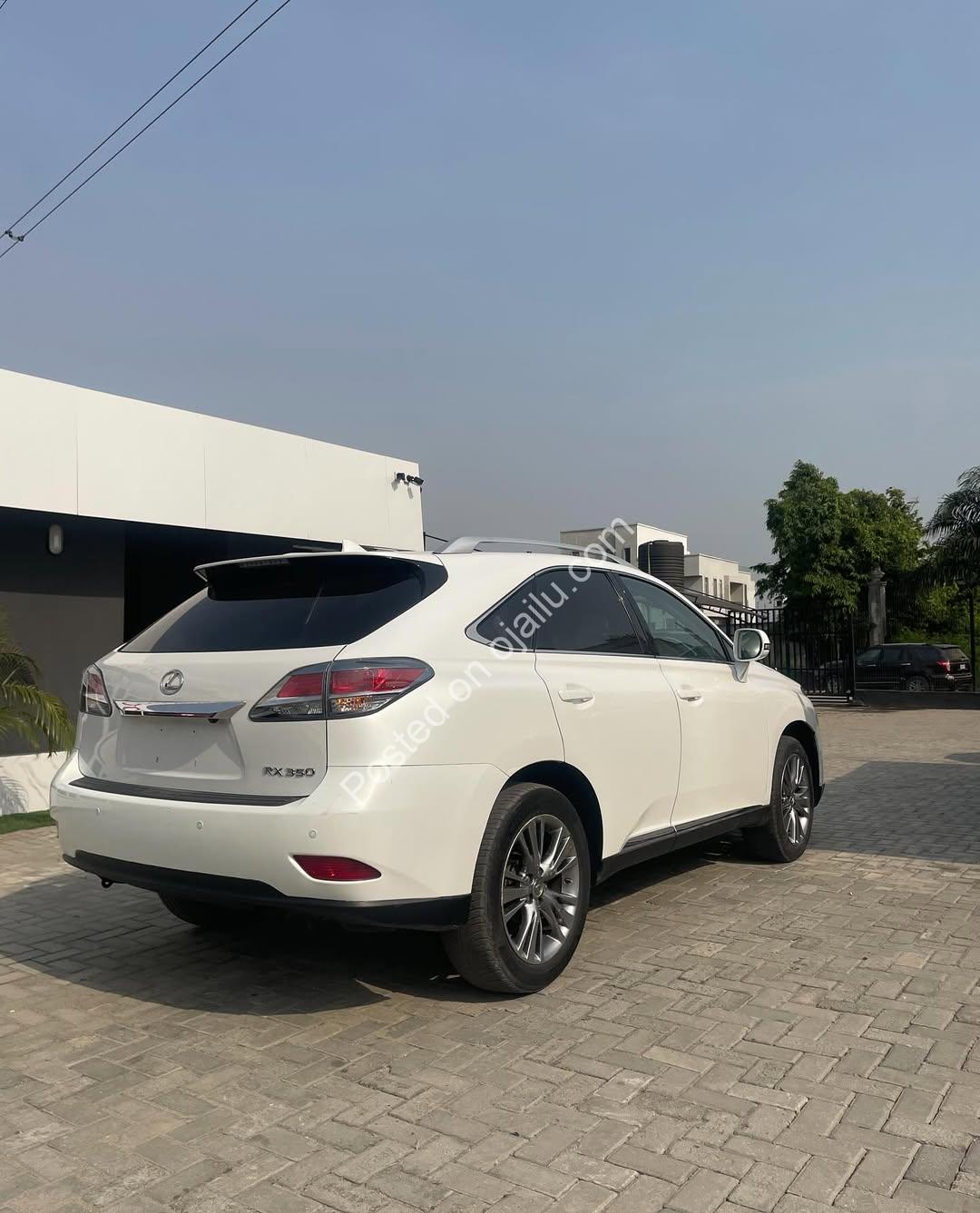 Imported Luxury: 2014 Lexus RX350, 27M