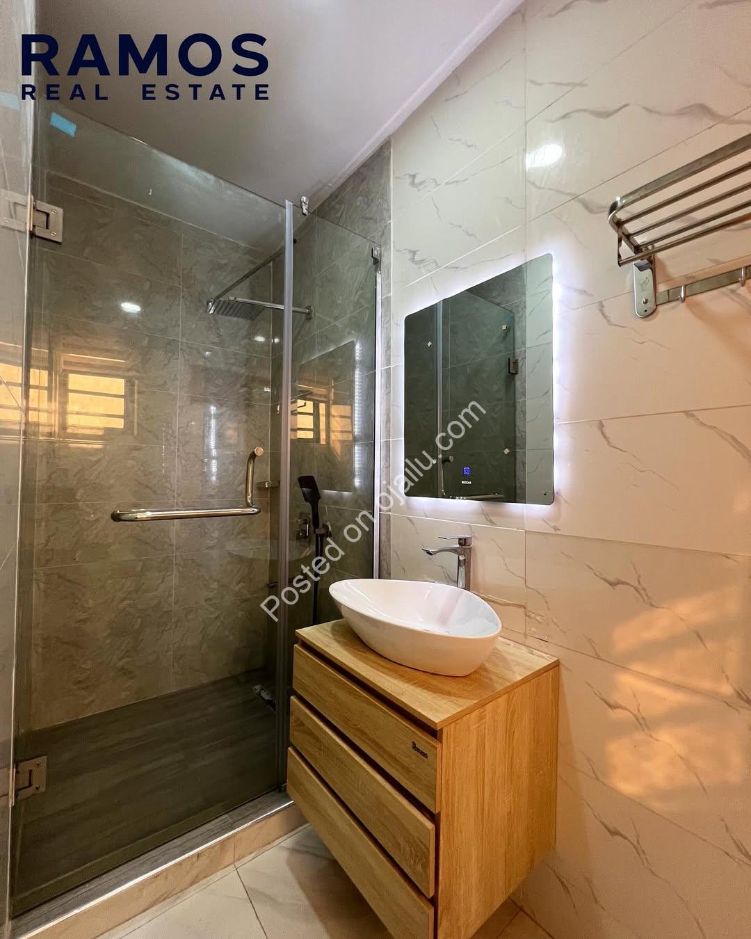 Luxury Ikate 2-Bed Apartment with Pool & Short-Let Potential