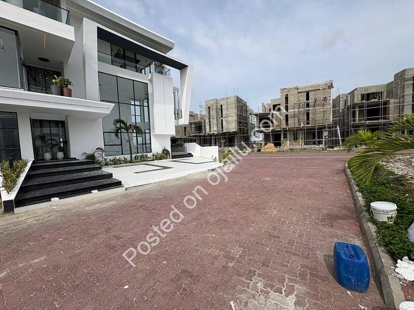 Lekki’s Ultimate 5-Bedroom Estate Oasis with Pool & Cinema