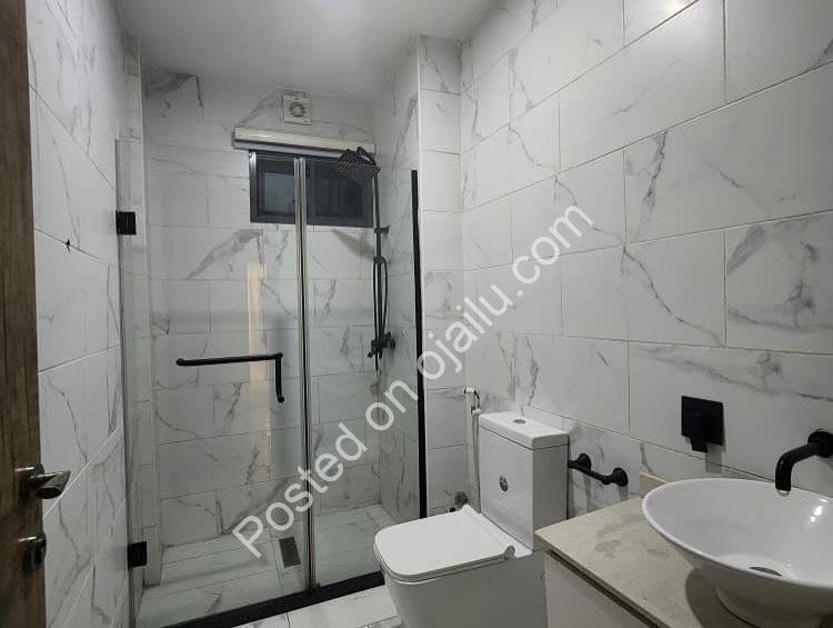 Modern 2-Bed Terrace: En-Suite Bliss in Ogombo