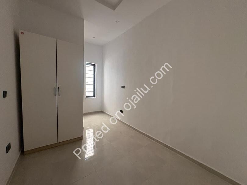 Modern 2-Bed Terrace: En-Suite Bliss in Ogombo