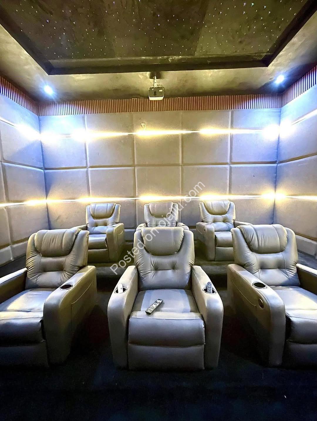 Pinnock Beach Estate: Elite 6-Bed Mansion with Cinema & Pool