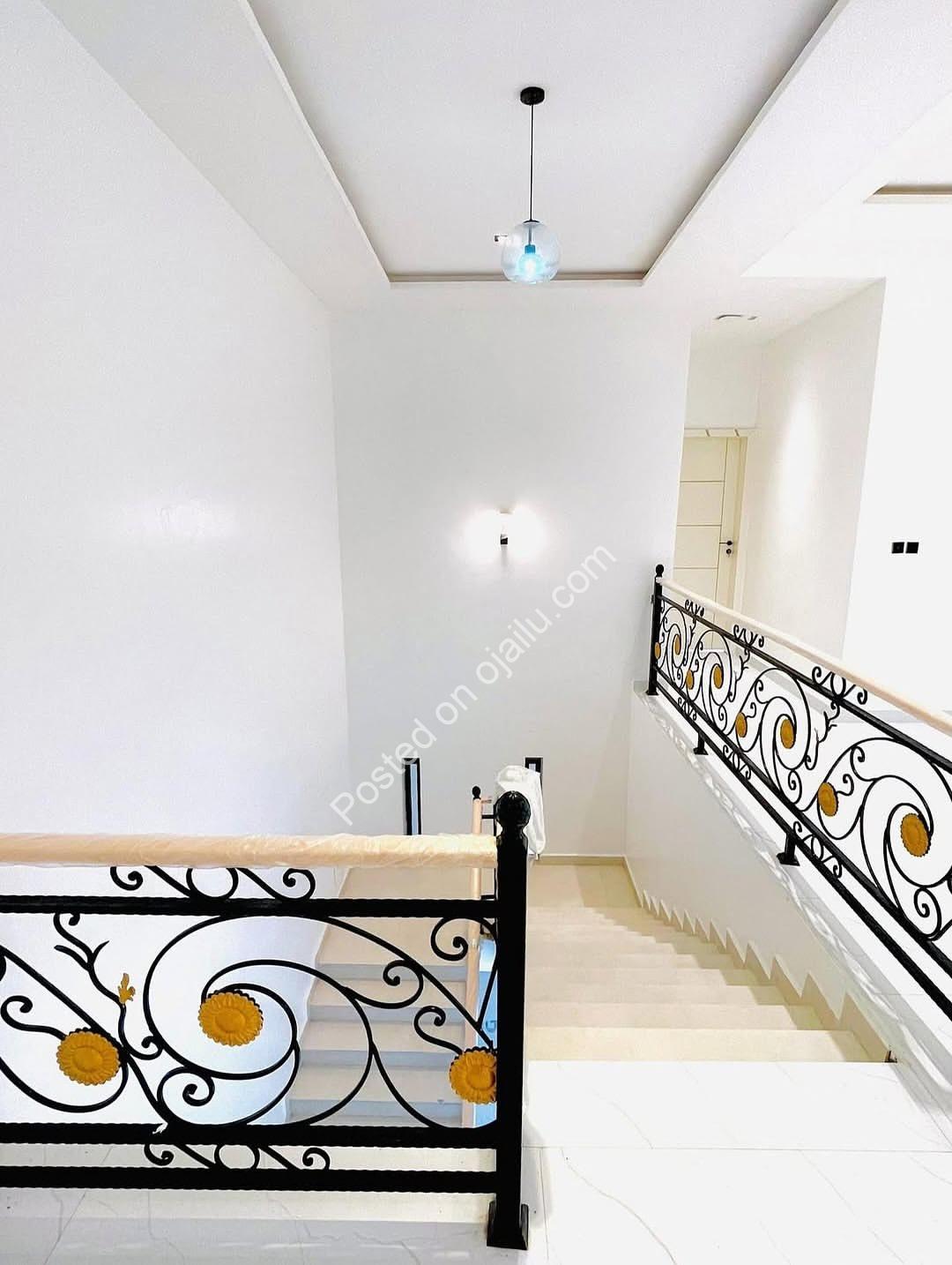 Pinnock Beach Estate: Elite 6-Bed Mansion with Cinema & Pool