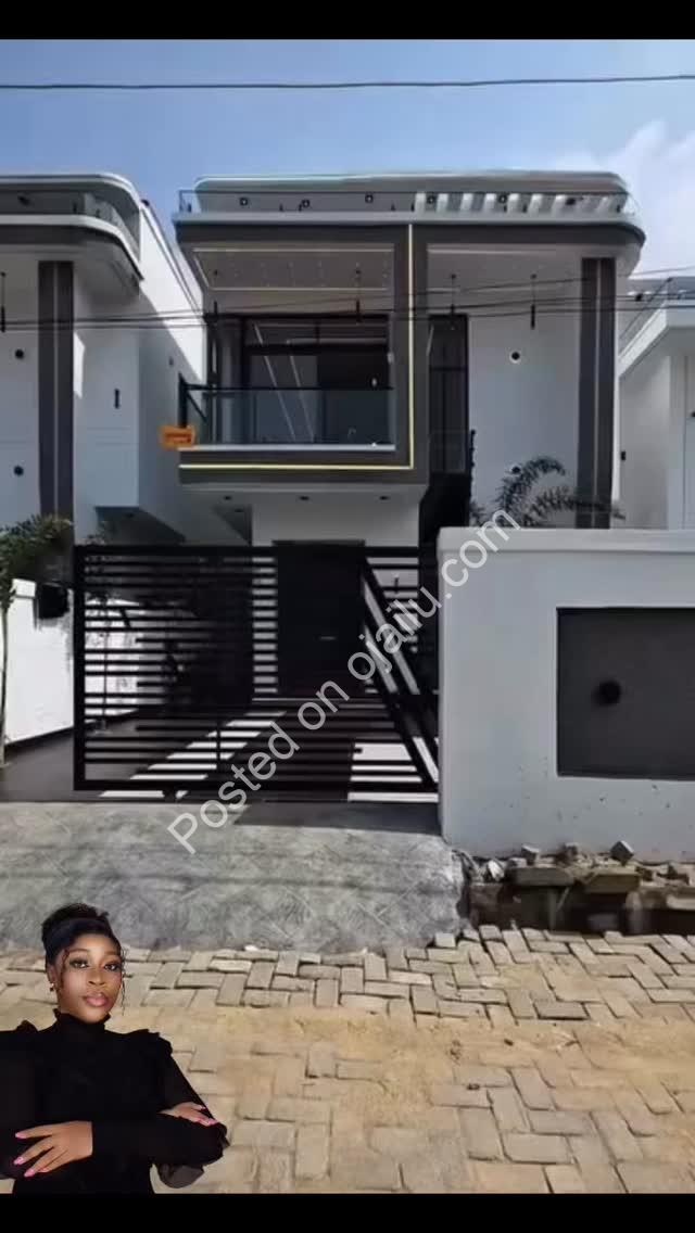 Elegant 5-Bed Duplex with Pool & BQ in Lekki