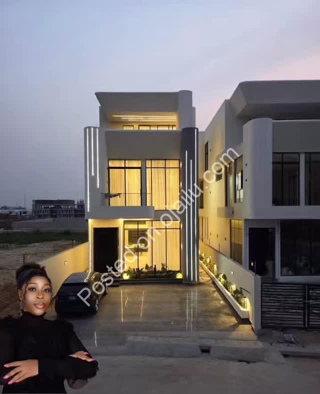 Exclusive 5-Bed Lekki Haven with BQ