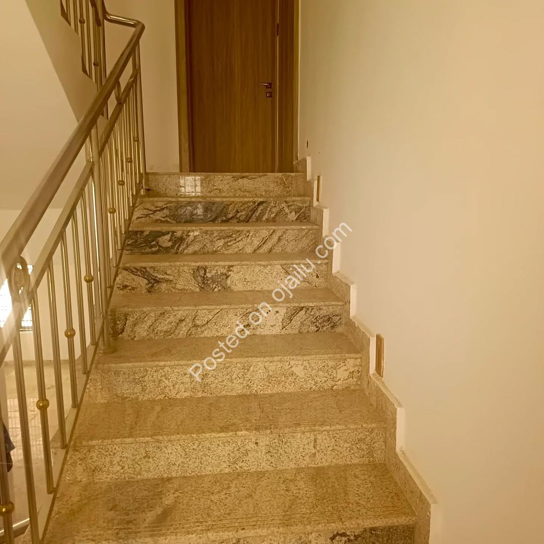 Spacious 5-Bedroom Duplex with BQ in Prestigious Guzape