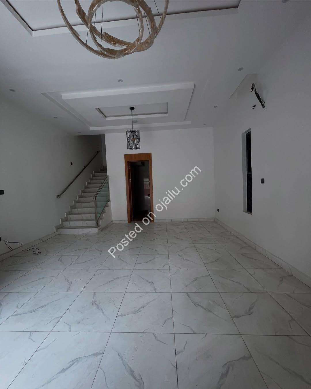 4-Bedroom Ologolo Haven: Luxury & Security in Lekki