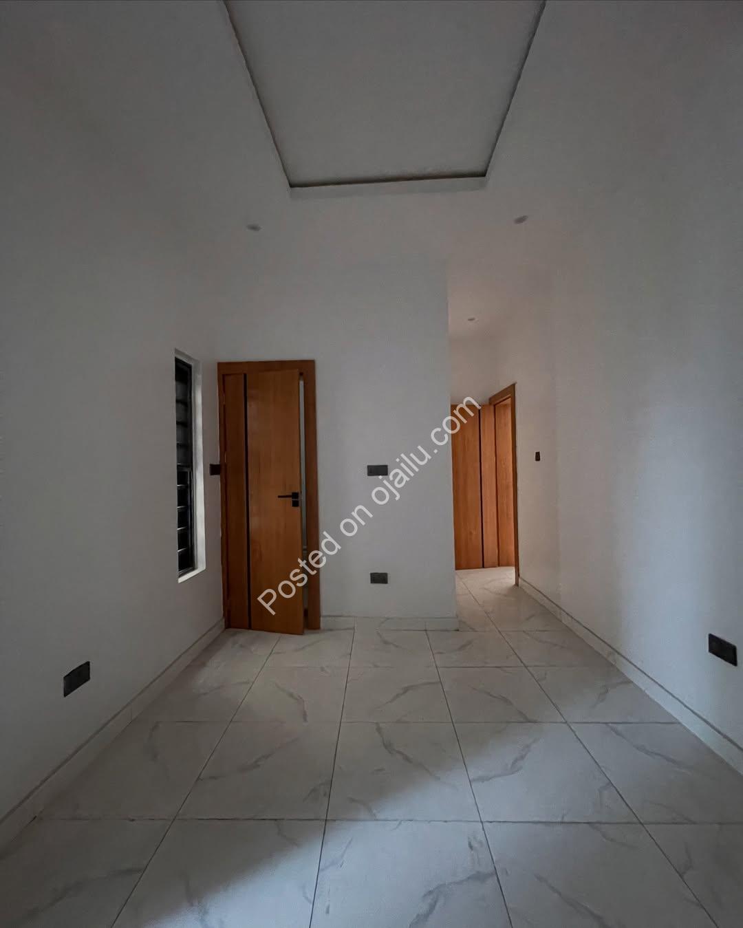 4-Bedroom Ologolo Haven: Luxury & Security in Lekki