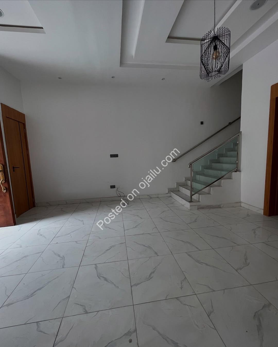 4-Bedroom Ologolo Haven: Luxury & Security in Lekki