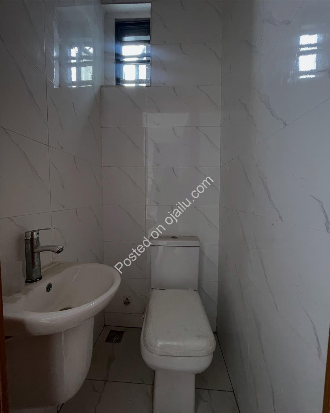 4-Bedroom Ologolo Haven: Luxury & Security in Lekki