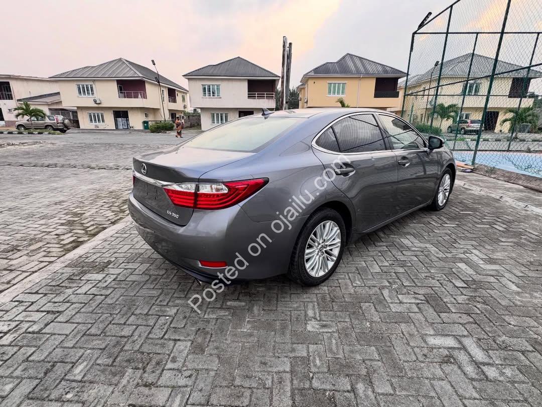 Luxury Loaded 2014 Lexus ES 350