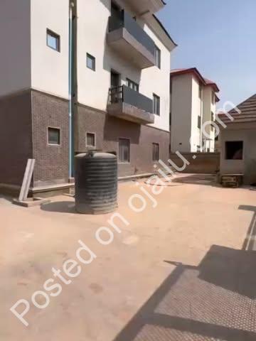 Exquisite 3-Bedroom Flats in Prime Mabushi