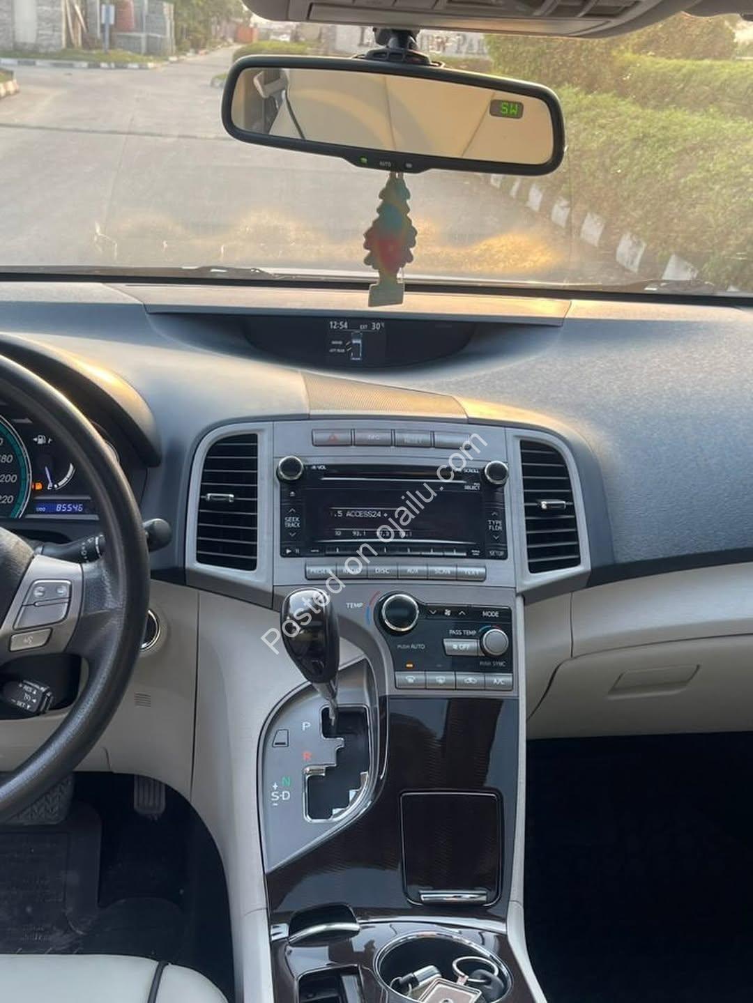 Luxury 2011 Venza XLE: Nationwide Delivery