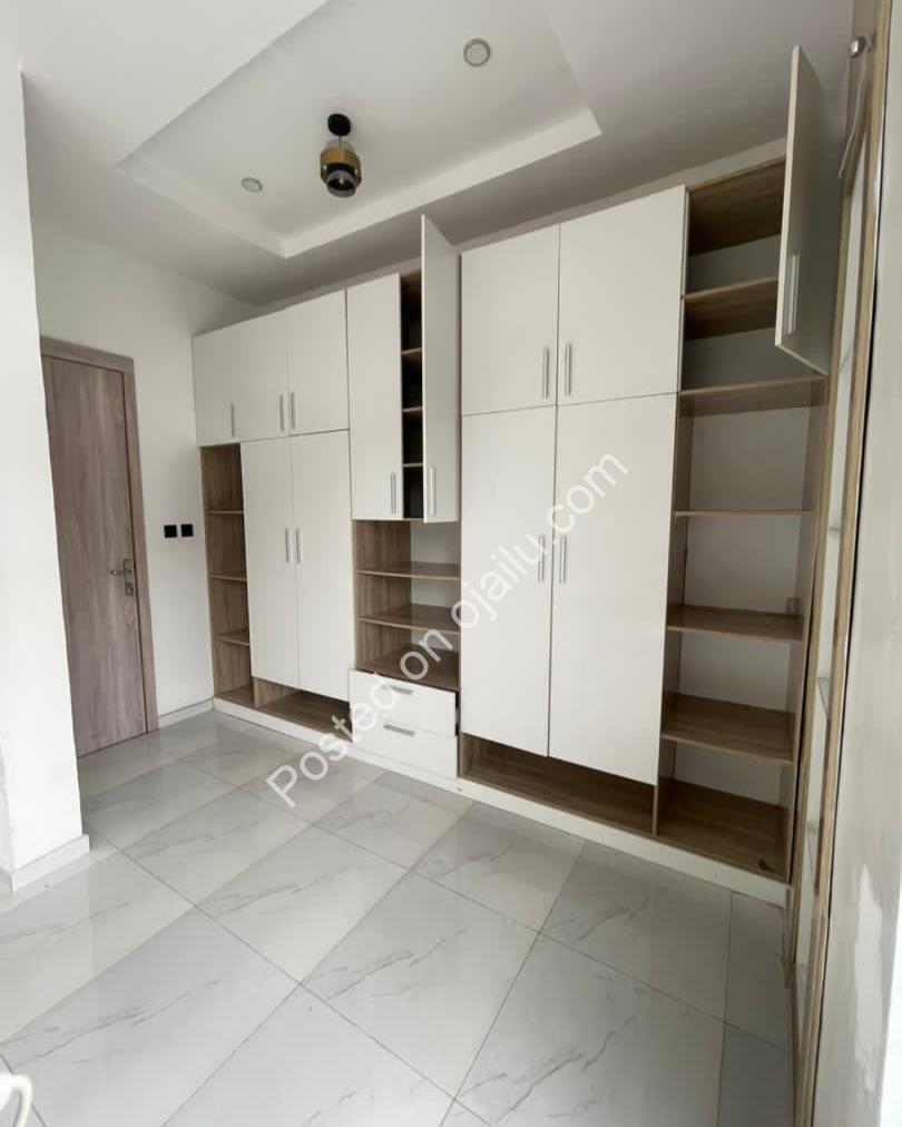 Serene 4-Bedroom Haven in Chevron’s Gated Estate