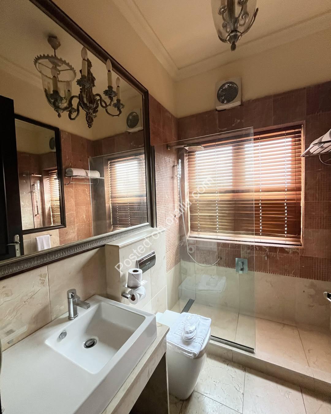 Ikoyi’s Finest: Your Fully Furnished 1-Bedroom Sanctuary