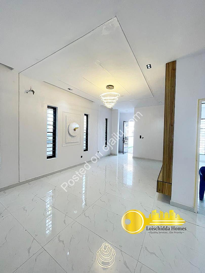 Sleek 5-Bed Duplex with Resort-Style Pool in Lekki