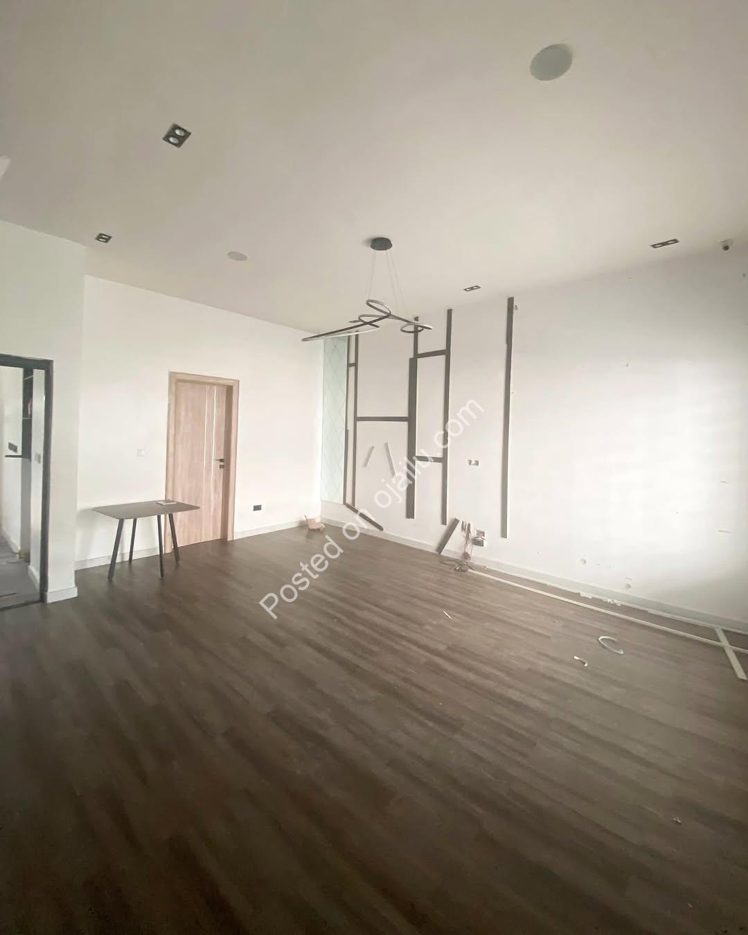 Lekki’s Finest: 4-Bed Haven with 20-Hour Power