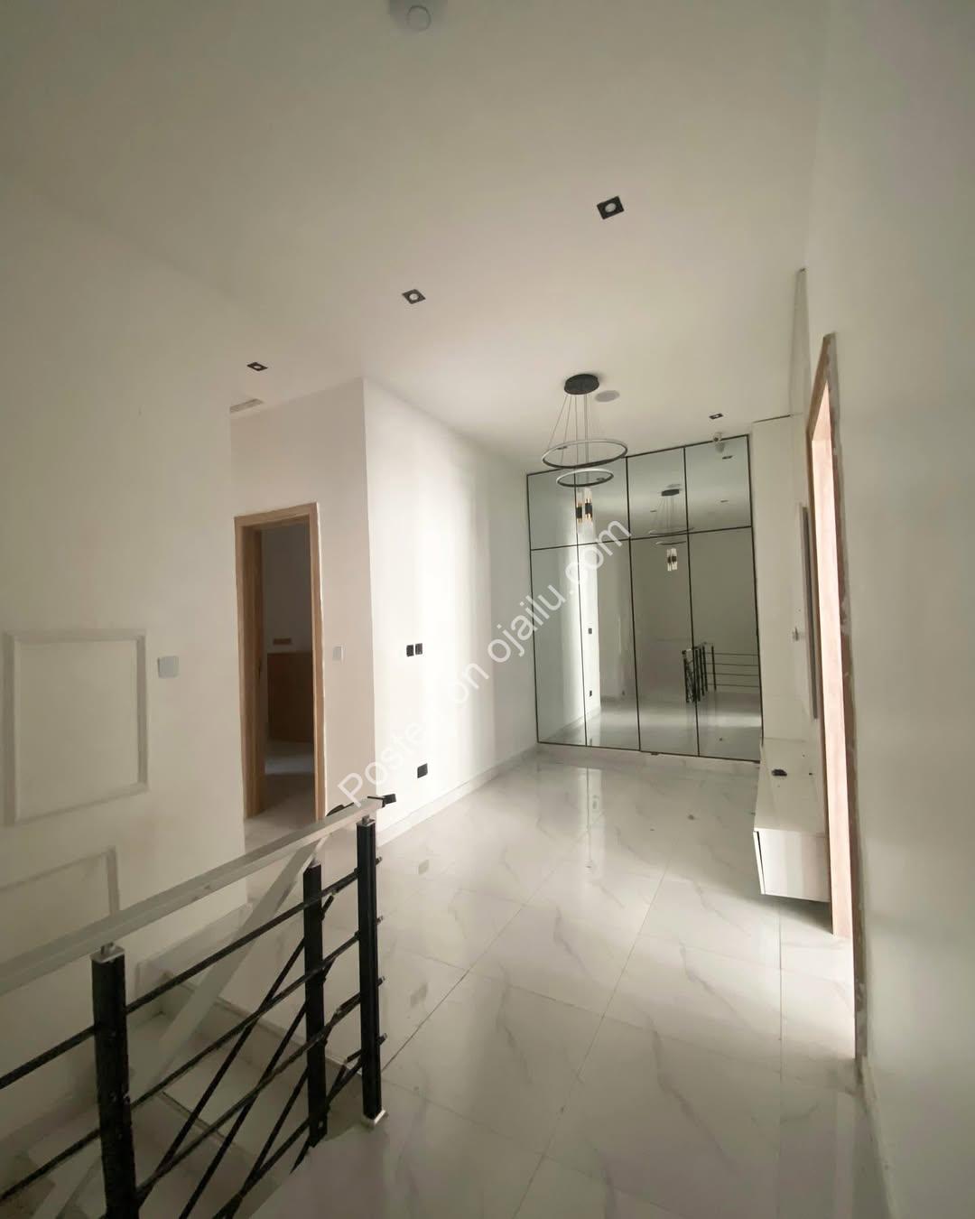 Lekki’s Finest: 4-Bed Haven with 20-Hour Power