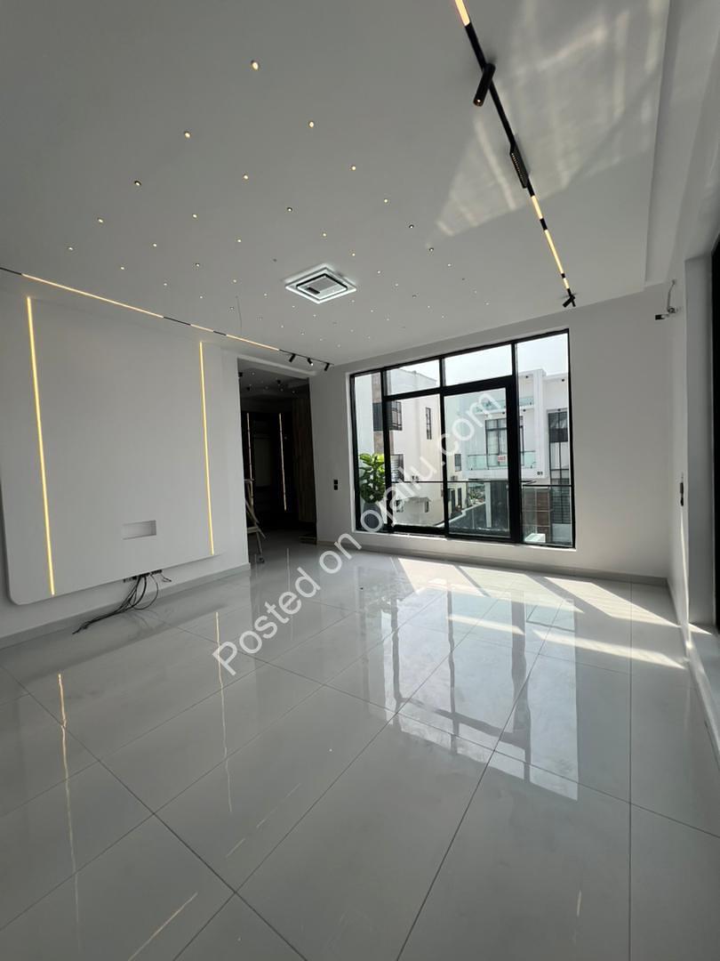 Chevron’s Premier 5-Bedroom Family Estate