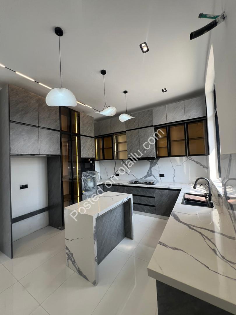 Chevron’s Premier 5-Bedroom Family Estate