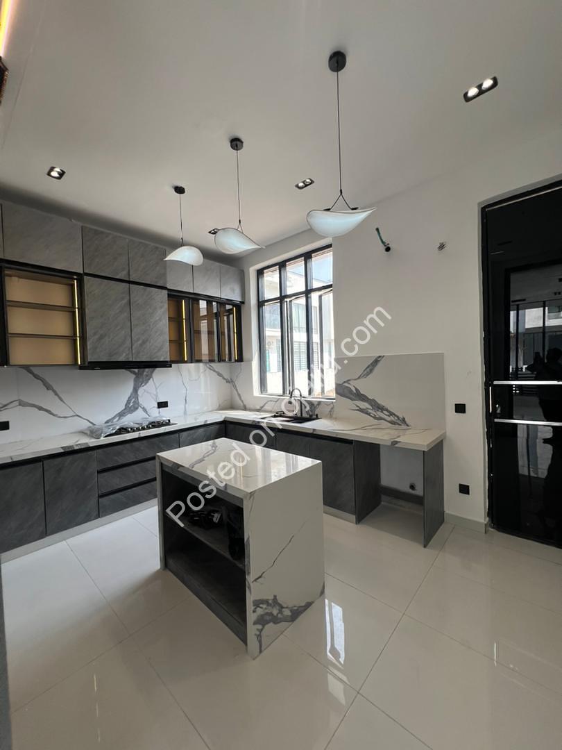 Chevron’s Premier 5-Bedroom Family Estate