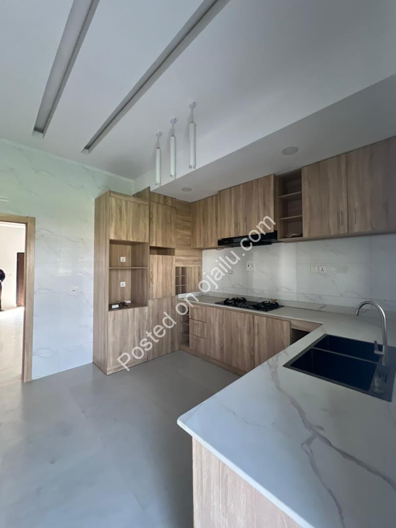 Elite 4-Bed Terrace Duplex in Prime Ajah