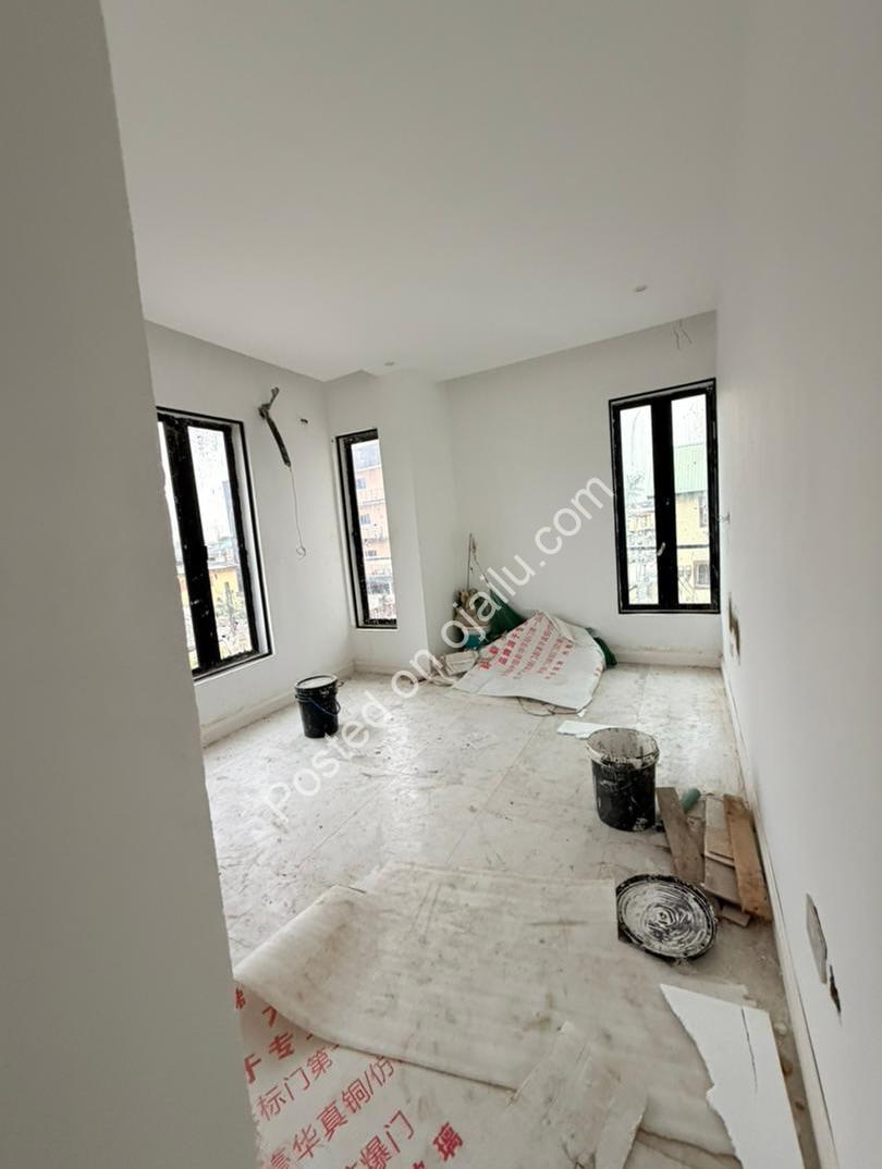 Elevator Luxury: Serene 3-Bedroom Haven in Allen