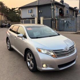 V6 Power & Panoramic Luxury: 2010 Venza