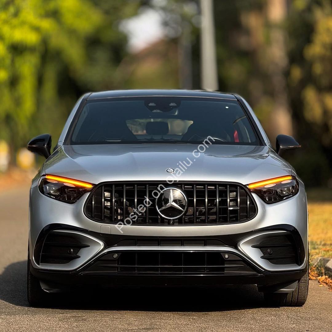 2025 GLE450: Luxury SUV with Turbo Power & Digital Cockpit